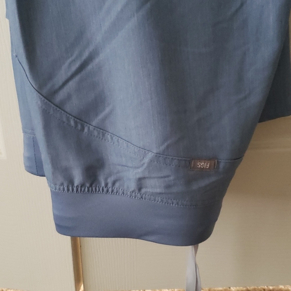 FIGS Kade Cargo Scrub Pants (Petite)